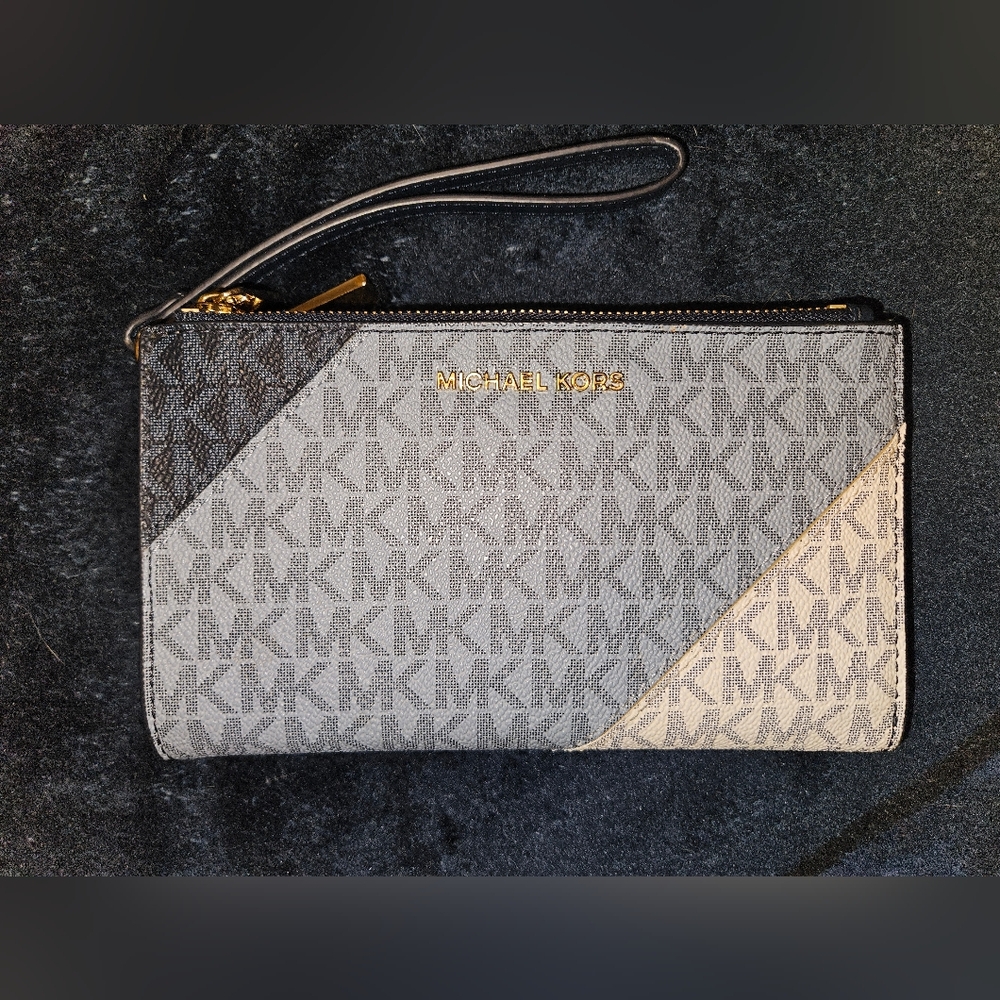 NWOT Michael Kors Jet Set Travel Large Bifold Zip Coin ID Card Wallet Navy Multi